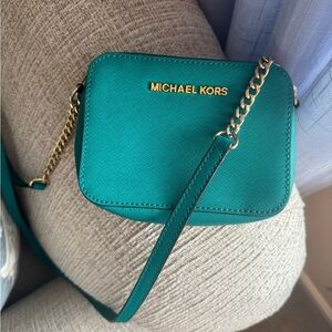 Michael Kors Teal Crossbody Bag with Chain Strap and GoldHardware (NWOT)